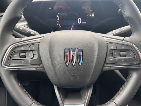 Used 2025 Buick Envista Sport Touring image 27