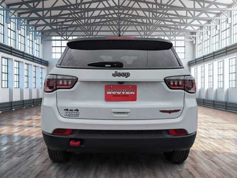 Used 2023 Jeep Compass Trailhawk image 5