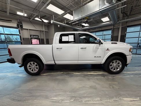 Used 2020 RAM 3500 Laramie image 32