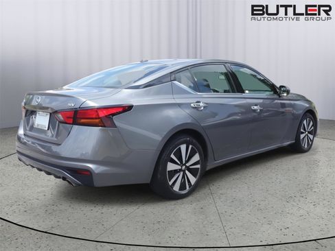 Used 2019 Nissan Altima 2.5 SV FWD image 5