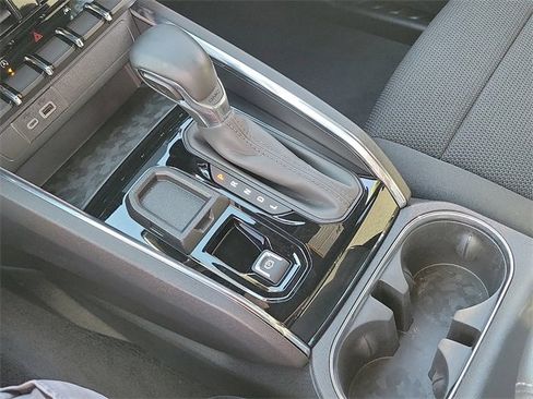 Used 2025 GMC Canyon Elevation image 13