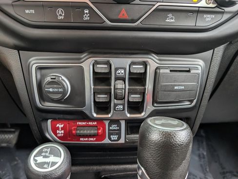 Used 2022 Jeep Wrangler Unlimited Rubicon image 28