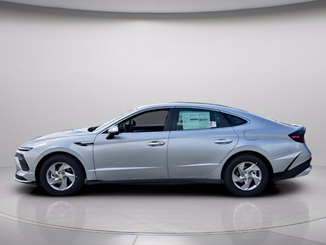 New 2026 Hyundai Sonata SE FWD image 2