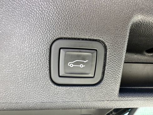 Used 2024 Chevrolet Equinox LT FWD image 21