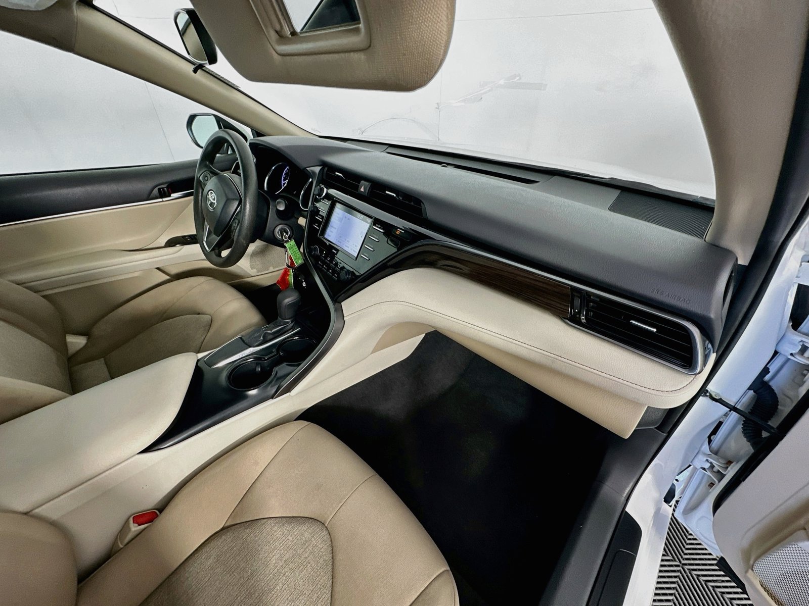 Used 2020 Toyota Camry LE FWD image 26