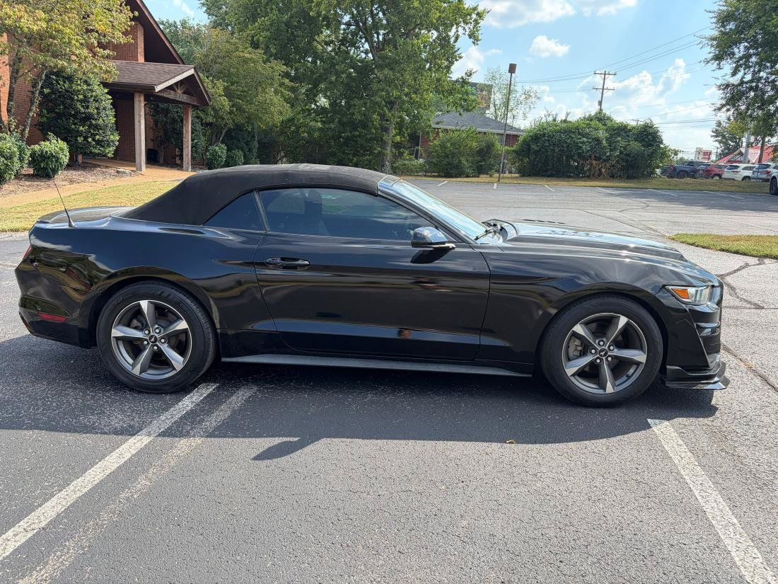 Used 2015 Ford Mustang Convertible w/ Equipment Group 051A RWD image 5