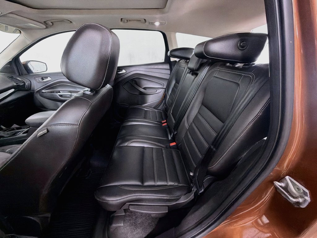 Used 2017 Ford Escape Titanium w/ Canadian Touring Package AWD/4WD image 23