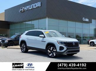 Used 2024 Volkswagen Atlas Cross Sport SE w/ Panoramic Sunroof Package AWD/4WD video 1