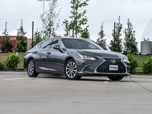 Used 2022 Lexus ES 350 w/ Premium Package image 2