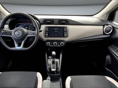 Used 2020 Nissan Versa SV FWD image 7