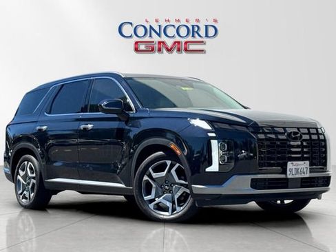 Used 2024 Hyundai Palisade Limited FWD image 2