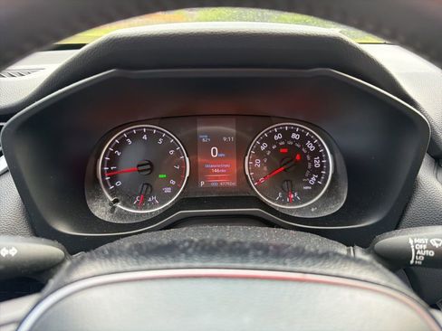 Used 2021 Toyota RAV4 XLE Premium FWD image 21