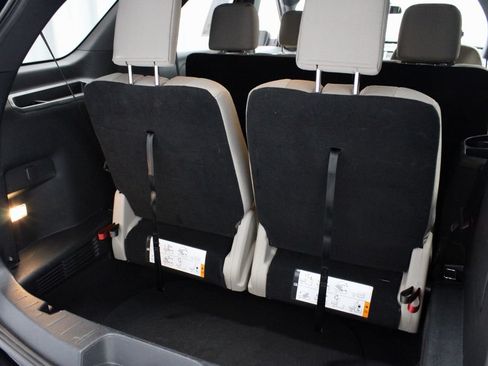 Used 2018 Ford Explorer FWD image 12