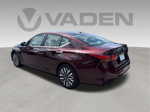 Used 2025 Nissan Altima 2.5 SV FWD image 20