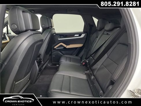 Used 2024 Porsche Cayenne image 22