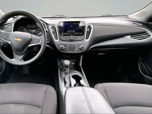 Used 2024 Chevrolet Malibu LT FWD image 7