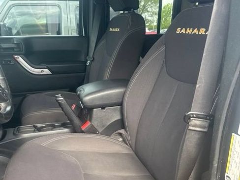 Used 2014 Jeep Wrangler Unlimited Sahara AWD/4WD image 6