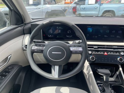 Used 2026 Hyundai Tucson SEL image 16