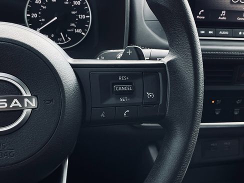 Used 2024 Nissan Rogue S image 13