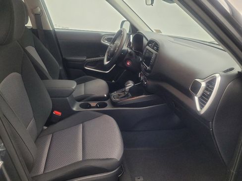 Used 2025 Kia Soul LX image 21