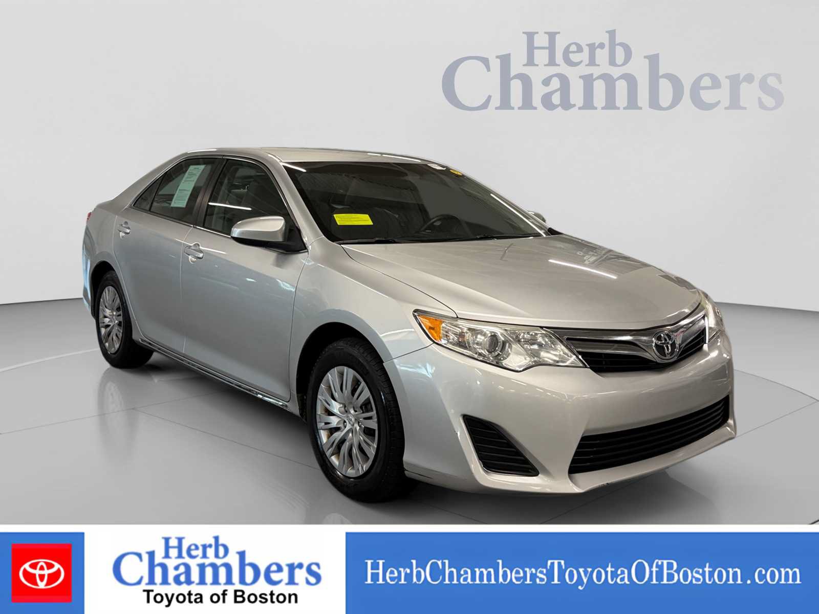 Used 2012 Toyota Camry LE FWD image 1