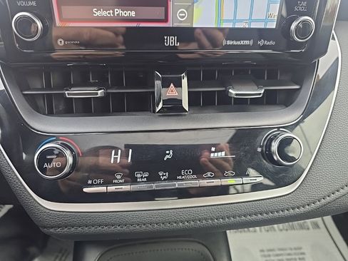 Used 2020 Toyota Corolla XSE image 12