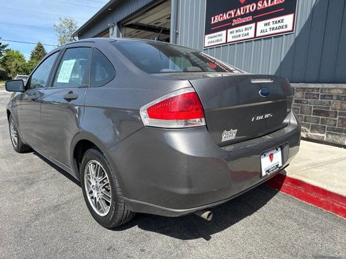 Used 2011 Ford Focus SE w/ 201A Rapid Spec Order Code FWD image 3
