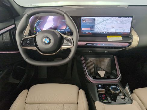 Used 2025 BMW X3 xDrive30i w/ Convenience Package image 4