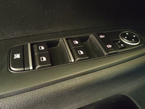 Used 2020 Kia Forte LXS FWD image 27