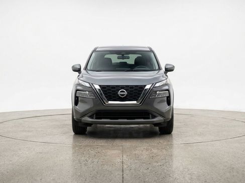 Used 2025 Nissan Rogue SV FWD image 2