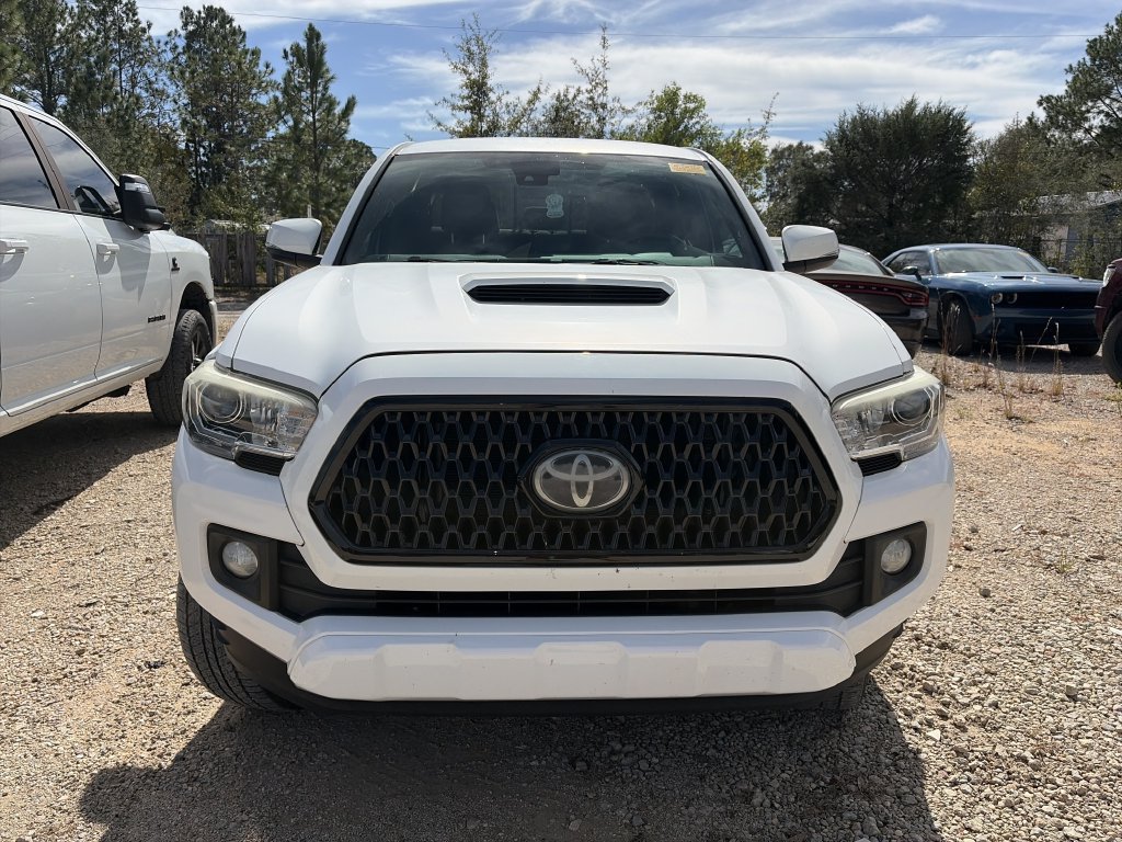 Used 2019 Toyota Tacoma TRD Sport AWD/4WD image 3