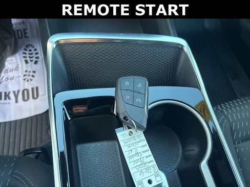 Used 2025 Chevrolet Equinox LT w/ Safety and Technology Package image 18