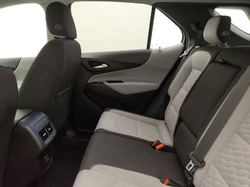 Used 2019 Chevrolet Equinox LS image 18