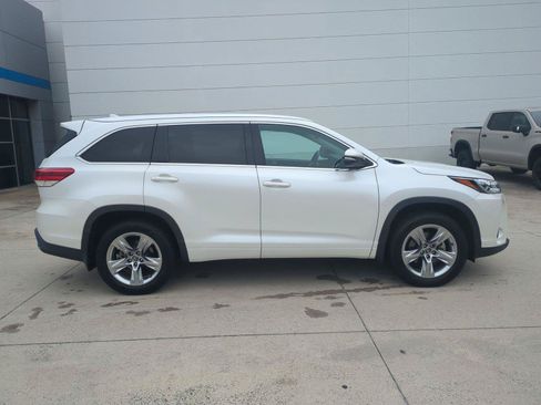 Used 2018 Toyota Highlander Limited FWD image 6