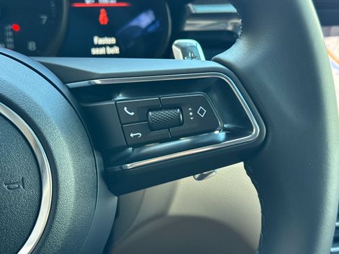 Certified 2026 Porsche Macan AWD/4WD image 29