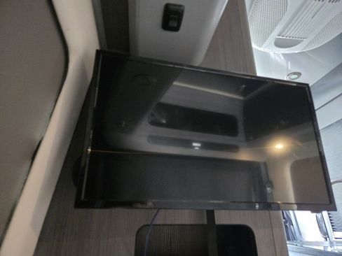 Used 2021 Mercedes-Benz Sprinter 2500 image 17