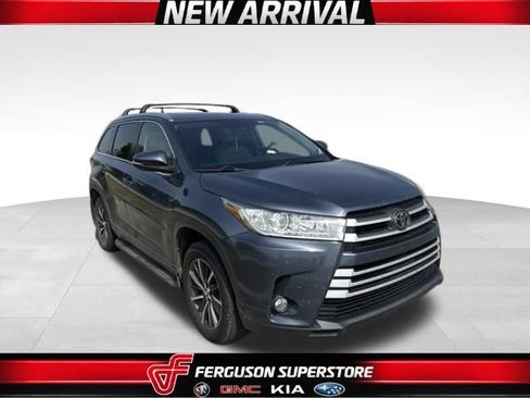 Used 2018 Toyota Highlander XLE AWD/4WD image 1