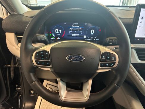Used 2025 Ford Explorer Active w/ Active Comfort Package AWD/4WD image 20