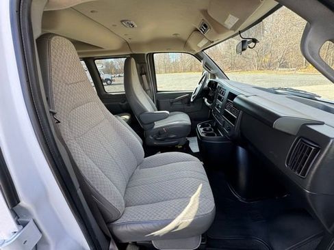 Used 2025 Chevrolet Express 3500 LS image 11