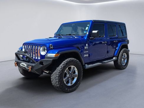 Used 2018 Jeep Wrangler Unlimited Sahara AWD/4WD image 7
