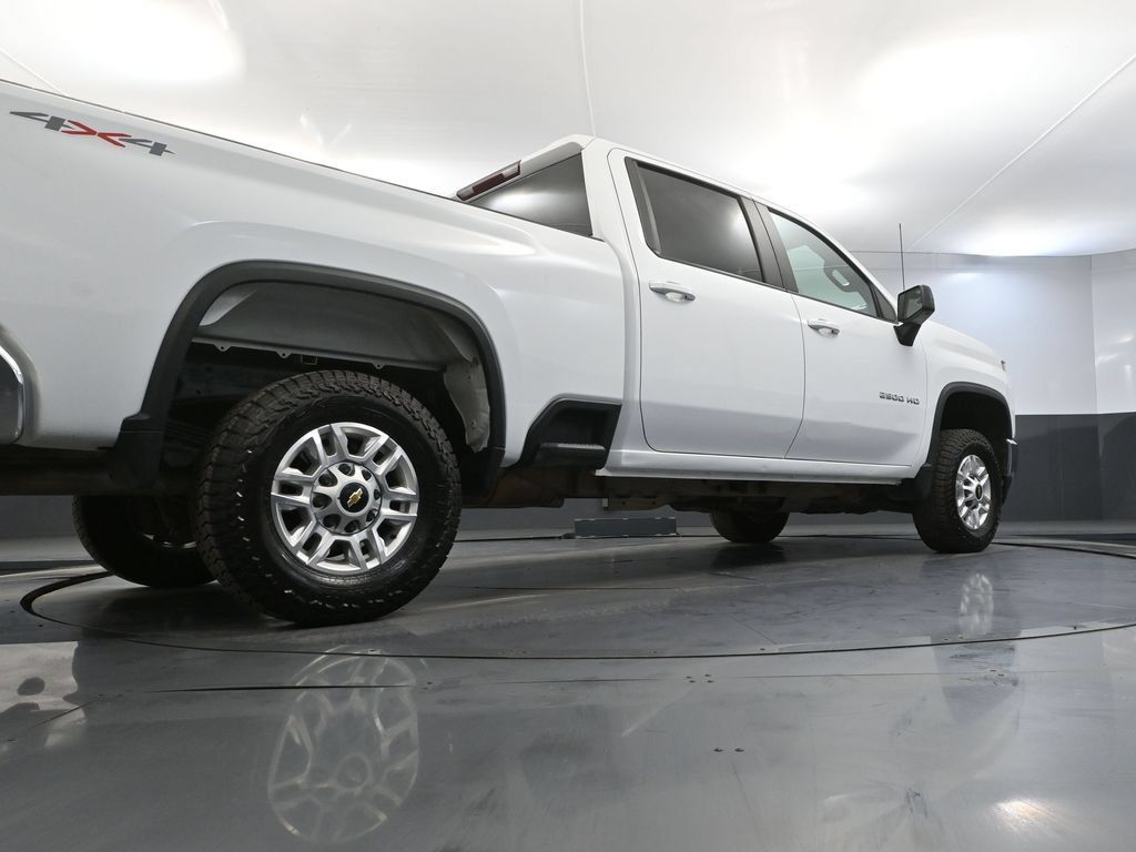 Used 2022 Chevrolet Silverado 2500 LT AWD/4WD image 41