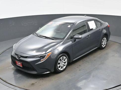 Used 2023 Toyota Corolla LE image 34