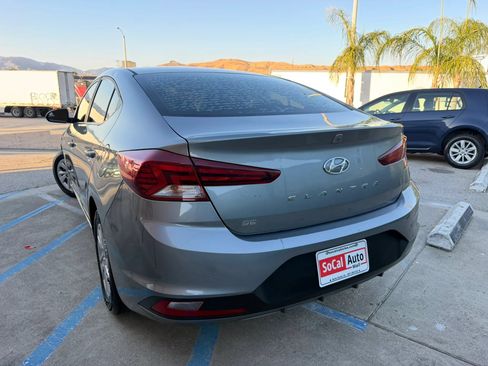 Used 2019 Hyundai Elantra SE w/ Cargo Package FWD image 5