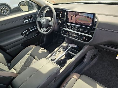 New 2026 Nissan Pathfinder Platinum AWD/4WD image 31