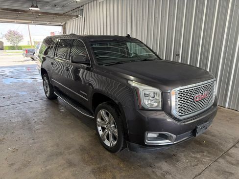 Used 2017 GMC Yukon XL Denali w/ Open Road Package RWD image 4