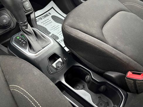 Used 2020 Jeep Renegade Sport image 21