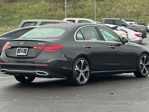 Used 2022 Mercedes-Benz C 300 4MATIC Sedan image 3