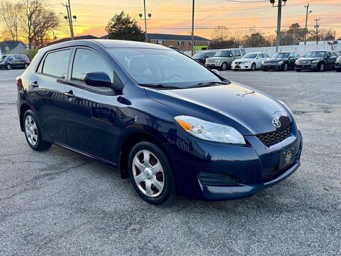 Used 2009 Toyota Matrix Base 4dr Wagon 4A image 3
