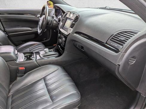 Used 2019 Chrysler 300 S image 18