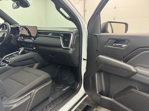 Used 2024 GMC Canyon Elevation w/ Convenience Package image 29